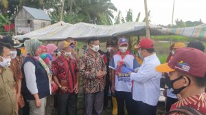 Bupati Ogan Ilir Sambingi Korban Rumah Ambruk, Salurkan Bantuan