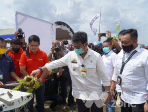 Panen Raya Padi, Mentan Luncurkan Layanan Mobil Uji Tanah Petrokimia Gresik
