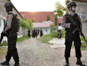 Pasangan Calon Bupati dan Wakil Bupati Sumenep Dikawal Ketat Walpri Bersenjata Lengkap