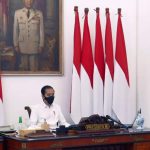 Foto: Presiden Jokowi saat rapat terbatas melalui konferensi video mengenai Laporan Komite Penanganan Covid-19 dan Pemulihan Ekonomi Nasional, di Istana Merdeka, Jakarta.