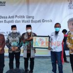 Foto: Bawaslu RI saat mengukuhkan Desa Sekapuk Gresik sebagai Desa Anti Politik Uang.