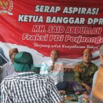 KOMUNIKATIF: MH Said Abdullah saat menggelar serap aspirasi di Kecamatan Pragaan.