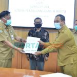 Foto: KPK saksikan penyerahan PSU Perumahan di Gresik.