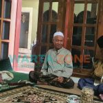 Foto: Calon Bupati Sumenep nomor urut 01, Achmad Fauzi, dikalungi sorban almarhum Syaikhona KH Syamsul Arifin.