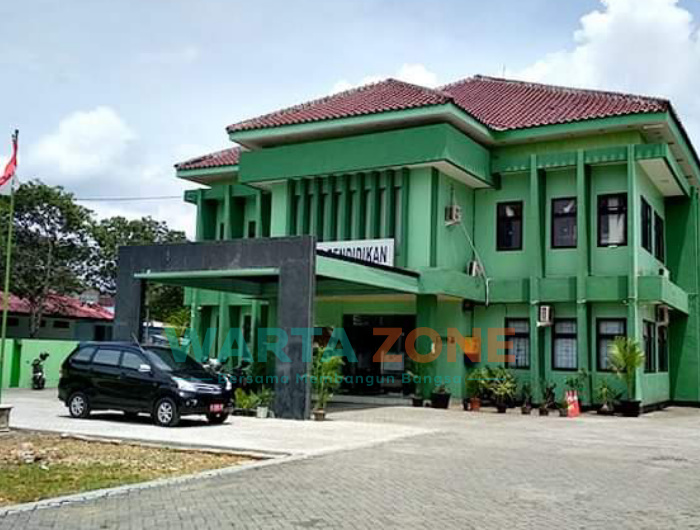 Tampak depan kantor Dinas Pendidikan Kabupaten Sumenep, Madura. (Foto: Istimewa)