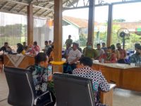 Foto: Kades Sekapuk Abdul Halim, saat diundang sebagai narasumber di Pemdes Buko Demak Jawa Tengah.