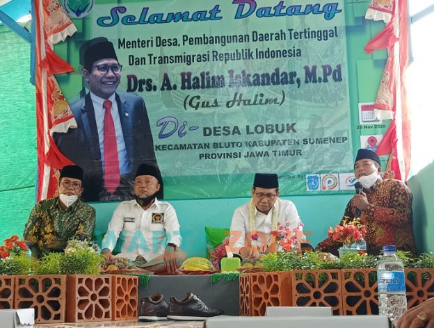 Foto: Menteri Desa PDTT, Abdul Halim Iskandar, saat hadir di Desa Lobuk, Kecamatan Bluto, Sumenep, Madura, Jawa Timur, dalam rangka meninjau pengelolaan Badan Usaha Milik Desa (Bumdes).