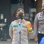 Foto: Kapolres Gresik, AKBP Arief Fitrianto, saat memimpin Apel Pengamanan malam Natal.