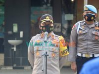 Foto: Kapolres Gresik, AKBP Arief Fitrianto, saat memimpin Apel Pengamanan malam Natal.