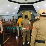 Foto: Polres Gresik, bersama aparat gabungan saat menggelar Ops Yustisi jelang Nataru.