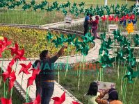 Foto: Wisata Dira Kencong, Kabupaten Jember, membuka Wahana baru bernama Taman Kitiran.