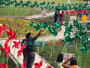 Mengunjungi ‘Taman Kitiran’, Wahana Baru di Dira Park Kencong Jember