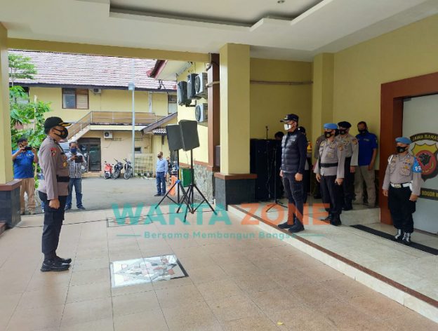 Wali Kota Bogor, Bima Arya, saat memimpin apel gelar pasukan pengamanan malam pergantian tahun.