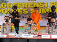 Kapolres Sumenep, AKBP Darman, saat jumpa pers di halaman Sanika Satyawada, dalam ungkap kasus selama tahun 2020.