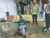 Petugas kepolisian saat tiba di lokasi. (Foto: Humas Polres Sumenep)