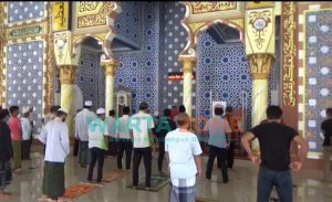 Bentuk Penghormatan untuk Korban Pesawat Sriwijaya Air SJ 182, Warga Jember Gelar Salat Gaib