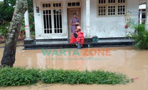 Petugas Kembali Evakuasi Korban Banjir di Jember, Total Berjumlah 29 Warga