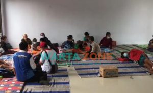 Banjir di Jember tak Kunjung Surut, Tim Kesehatan Lakukan Trauma Healing