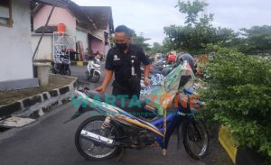 Terparkir Hampir Setahun di Stasiun Jember, Tagihan Motor Ini Capai 1,6 Juta