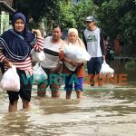 Jebolnya bendungan di Desa Andongrejo, menjadi penyebab 3 desa di Kecamatan Tempurejo terendam.