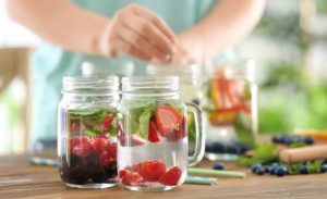 Sederet Manfaat Infused Water dari Detoks Hingga Turun Berat Badan