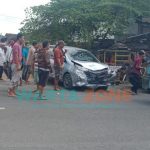 PENYOK: Mobil Toyota Calya usai tabrakan di Jalan Lingkar Barat Sumenep (Foto: Dok. Wartazone)