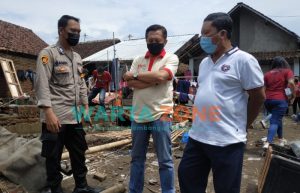 Peduli Korban Banjir, Pengusaha Ini Salurkan Bantuan Material Bangunan