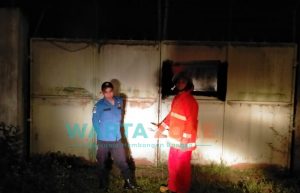 Kandang Ayam di Jember Terbakar, Petugas Damkar Balik Kanan Gegara Tak Dibukakan Pintu