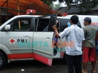 Foto: Kedua Jenazah Azizah dan Santi saat tiba di rumah duka di Dusun Botosari, Desa Dukuh Mencek, Kecamatan Sukorambi, Jember.