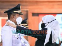 Foto: Bupati dan Wakil Bupati Sumenep terpilih, Achmad Fauzi - Dewi Khalifah, saat dilantik oleh Gubernur Jawa Timur, Khofifah Indar Parawansa, di Gedung Grahadi, Surabaya.