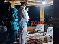 Foto: Bupati dan Wabup Jember H. Hendy Siswanto dan KH. Muhammad Balya Firja'un Barlaman (Gus Firja'un) saat ziarah ke makam orangtua dan Ulama di TPU Cukul Kelurahan Gebang, Kecamatan Patrang, Kabupaten Jember.
