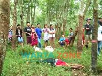 Kakek berinisial S, ditemukan meninggal dengan posisi telungkup di tengah perkebunan Kalirejo, Desa Tugusari, Kecamatan Bangsalsari, Kabupaten Jember.