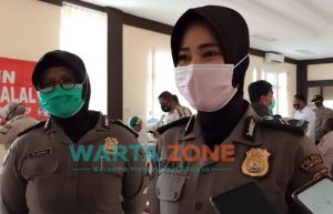 Usai di Vaksin, Polwan Cantik Polres Sumenep ini Ajak Masyarakat Tidak Takut, Demi Kesehatan Bersama
