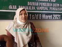 ASPIRATIF: Anggota Komisi E DPRD Jatim Nur Fitriana saat menggelar Reses di salah satu kafe di Sumenep (Foto: Abd Wakid)