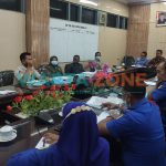 ASPIRATIF: Komisi A DPRD Jember saat rapat dengar pendapat (RDP) dengan Kabid Linmas Satpol PP (Foto: Nur Imatus Safitri)