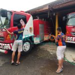 PERSIAPAN: Sopir mobil Damkar Jember saat menyiapkan diri mengikuti pelatihan mengemudi di Polda Jatim (Foto: Nur Imatus Safitri)