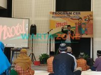 INSPIRATIF: Meotel Jember By Dafam saat menggelar acara Isra Mikraj bersama sejumlah siswa-siswi SLB (Foto: Nur Imatus Safitri)