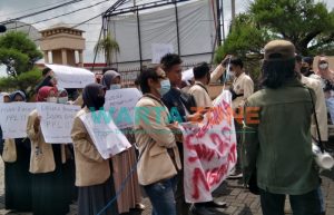 Tuntut Transparansi Dana PPL II, Mahasiswa Demo STKIP PGRI Sumenep