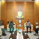 Foto: Kadiv Propam Polri Irjen Ferdy Sambo bersama jajaran saat bersilaturahmi mengunjungi Komandan Puspom TNI AD Letjen TNI Chandra W Sukotjo di Mako Puspom TNI AD.