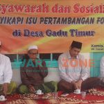 KOMPAK: Sejumlah kiai dan tokoh masyarakat di Sumenep tolak penambangan fosfat (Foto: Dok. WARTA ZONE)
