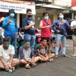 Foto: Anggota Satreskrim Polres Jember saat mengamankan ketiga pelaku curanmor asal Lumajang.
