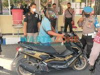 KETAT: Penjagaan di pintu masuk Mapolres Sumenep (Foto: DOK. WARTA ZONE)