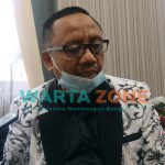 LUGAS: Plt Pembinaan PAUD dan Pendidikan Non Formal (PNM) PGRI Jember, Supriono, saat diwawancara (Foto: Nur Imatus Safitri)