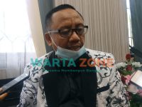 LUGAS: Plt Pembinaan PAUD dan Pendidikan Non Formal (PNM) PGRI Jember, Supriono, saat diwawancara (Foto: Nur Imatus Safitri)