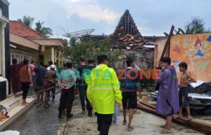 Angin Puting Beliung Terjang Belasan Rumah di Sumenep