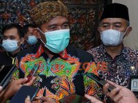 Foto: Bupati Sumenep, Achmad Fauzi, saat sesi wawancara bersama sejumlah media.
