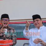 Foto: Menko Bidang Perekonomian, Airlangga Hartarto (kanan), Wali Kota Bogor, Bima Arya, saat meresmikan Masjid Jami Tine Tang di kawasan Kantor PT Marga Sarana Jabar (MSJ) Plaza Tol Sentul Barat, Jalan Tol Lingkar Luar Bogor Ring Road, Bogor.