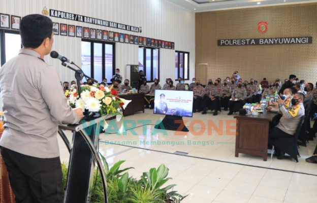 Foto: Kapolda Jawa Timur Irjen Pol Nico Afinta, saat melakukan koordinasi dengan jajaran di Polresta Banyuwangi.