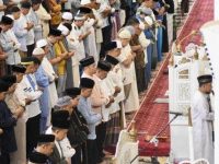 Ilustrasi sholat tarawih. (fotokita.grid.id)