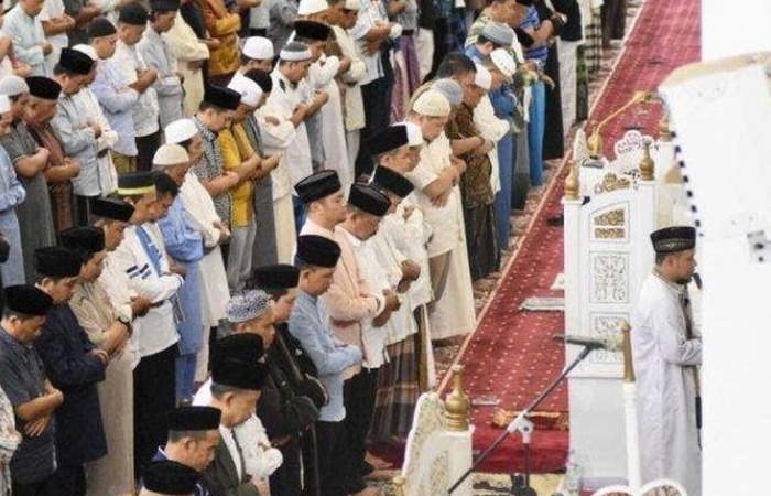 Ilustrasi sholat tarawih. (fotokita.grid.id)